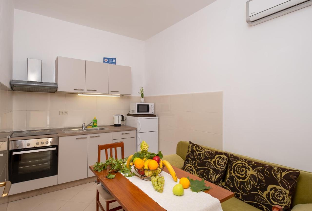 מליני Studio Apartment Brigita מראה חיצוני תמונה