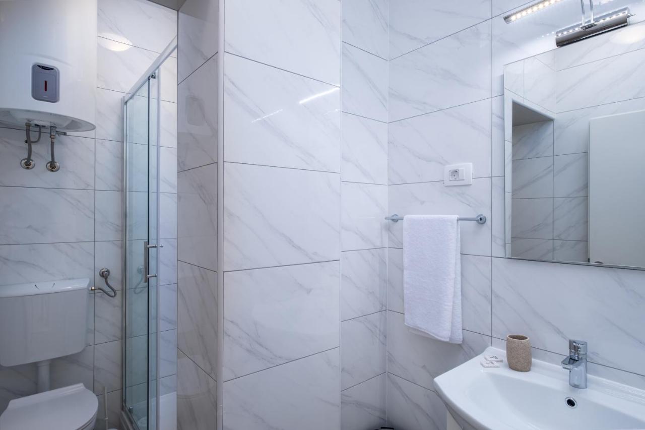 מליני Studio Apartment Brigita מראה חיצוני תמונה