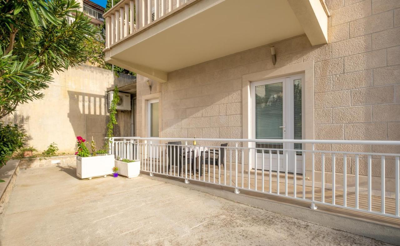 מליני Studio Apartment Brigita מראה חיצוני תמונה