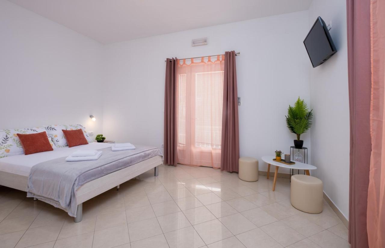 מליני Studio Apartment Brigita מראה חיצוני תמונה