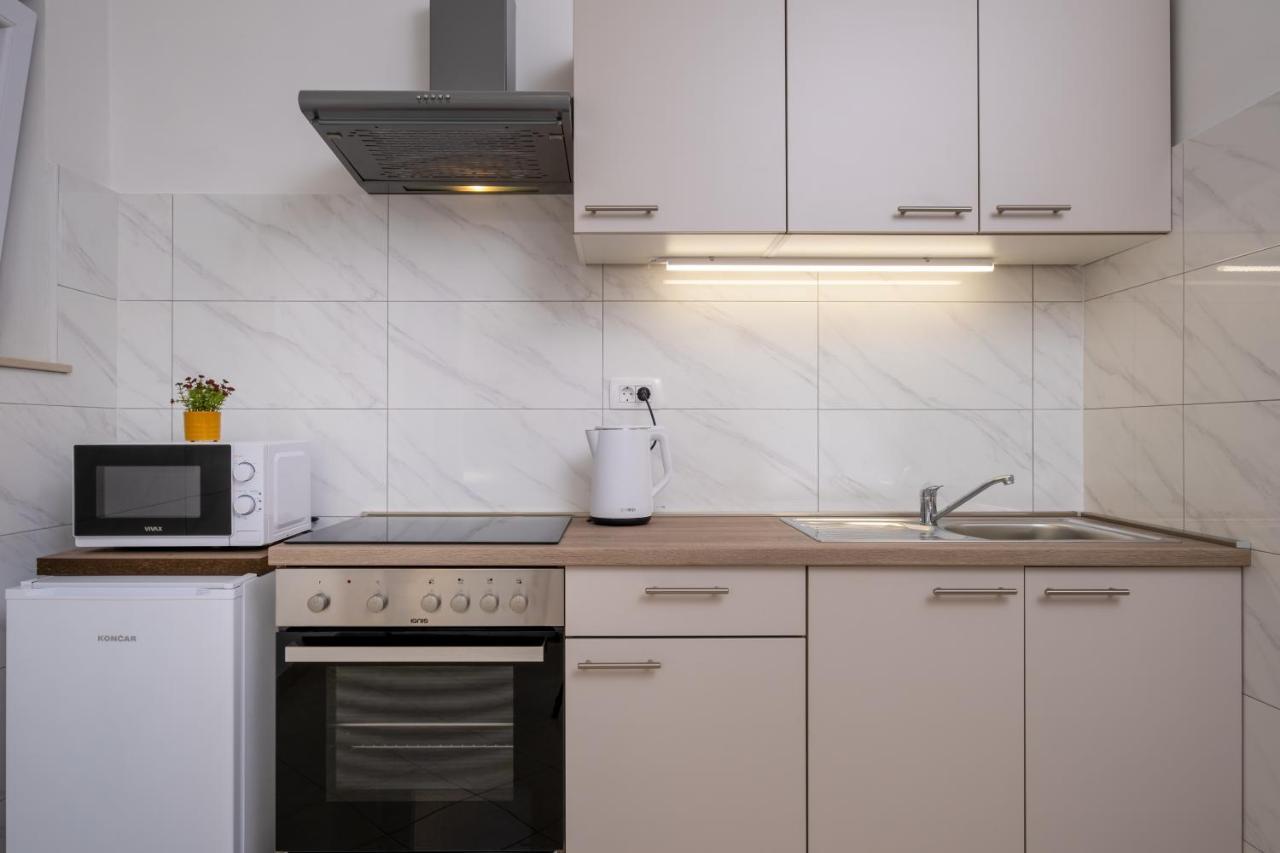 מליני Studio Apartment Brigita מראה חיצוני תמונה