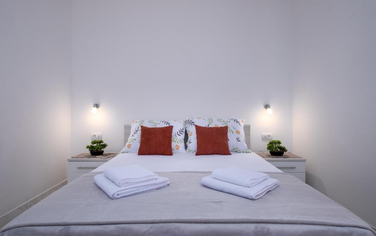 מליני Studio Apartment Brigita מראה חיצוני תמונה